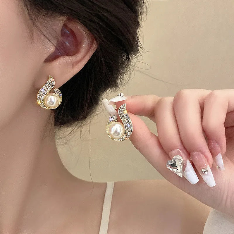 South Korea Fashion New  Light Luxury Simple Classic Pearl Drop Earrings