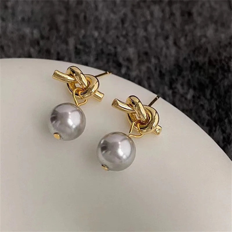 South Korea Fashion New  Light Luxury Simple Classic Pearl Drop Earrings